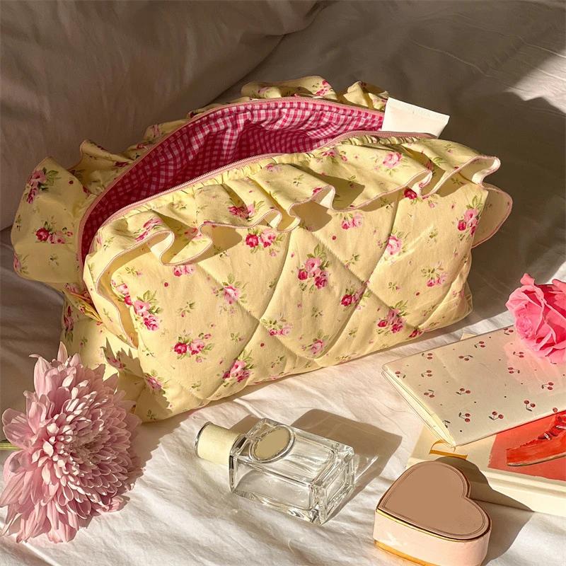 Large Capacity Cute Bow Flower Cosmetic Bag for Women Girls Makeup Organizer Travel Toiletry Bag Zipper Lipstick Storage Bag New