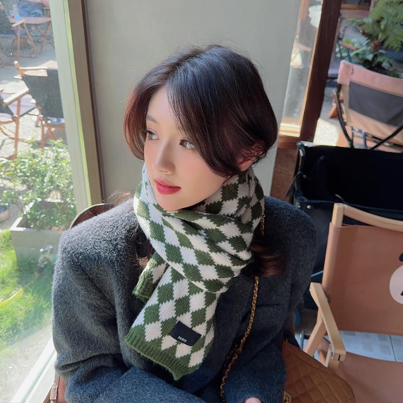 New rhombus plaid wool scarf women's winter Korean version versatile knitted fashion warm student scarf tide