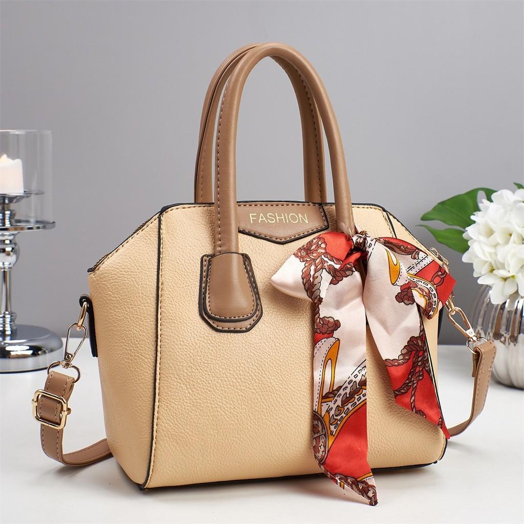 Pu Material Large Capacity Shell Shape Shoulder Bag For Daily Use Women