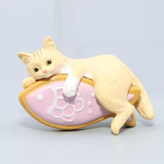 Car Ornament Lightweight Mini Cat Figurine Computer Monitor Office Desk Decoration Car Dashboard Accessories