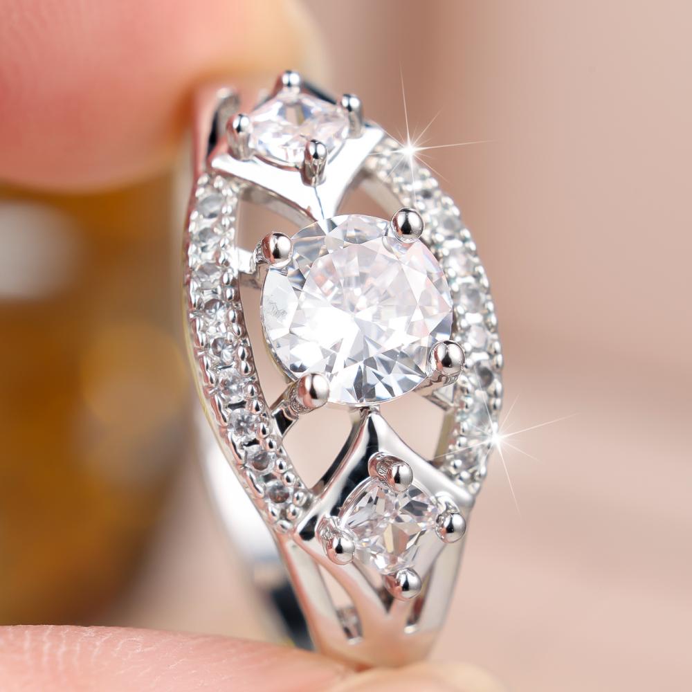 Elegant Silver Color Ring for Women Round Zircon Wedding Banquet Fashion Jewelry Gift