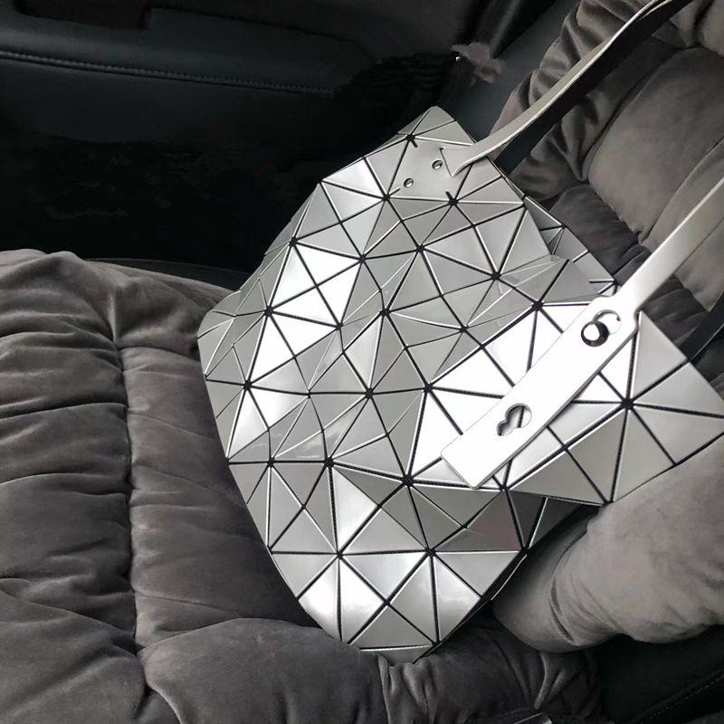 

Sanjiajia Home Tote Bag for Women 2025 New Arrival Large Capacity Work Work Clothing Quilted Rocker Bag Satchel Shoulder Bag for Women Bright silver