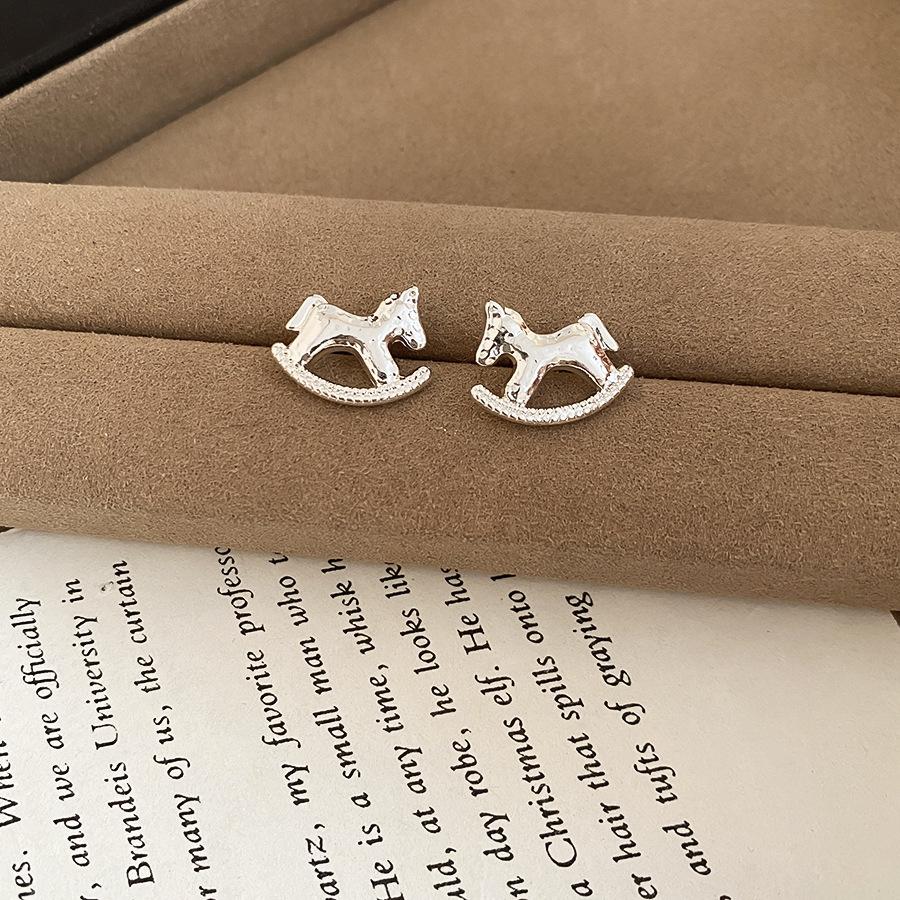 New Chinese Style Simple Natal Year Zircon Pony Earrings Earrings Fashionable and Exquisite Versatile Earrings Women