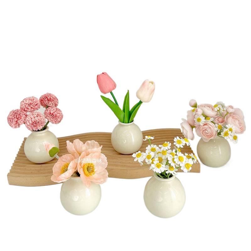 High-End Mini Ceramic Vase Ornament for Fresh Home Decor in Living Room or Dining Table