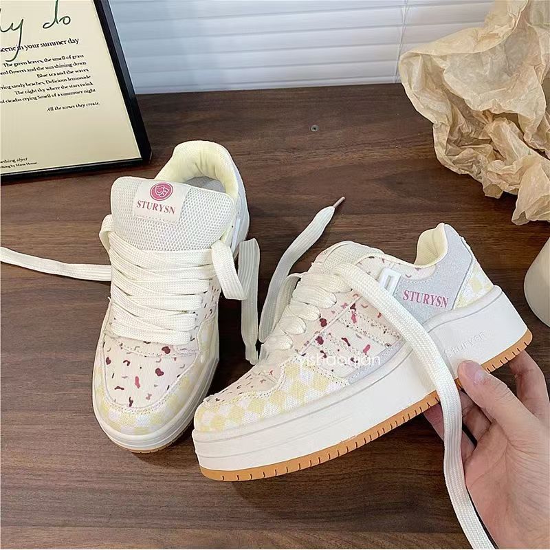 Hong Kong style niche platform couple board shoes women's ins tide 2025 autumn new student versatile sports board shoes Korean version