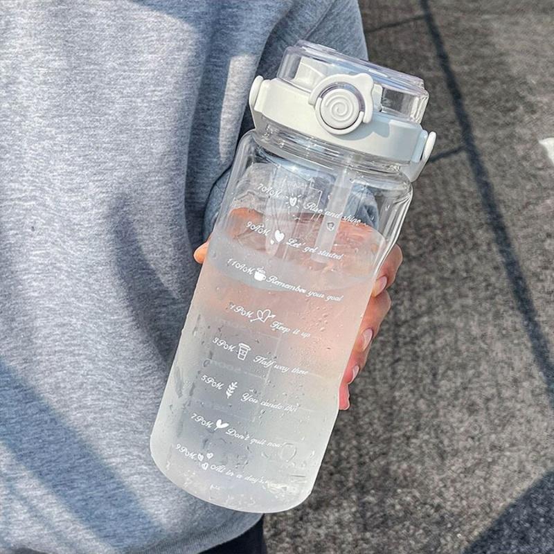 

Большой объем стакана для воды лето 2000 мл спортивный стакан для двойного питья соломинка портативный студенты мужского и женского пола прозрачный пластиковый чайник 1.5L белый