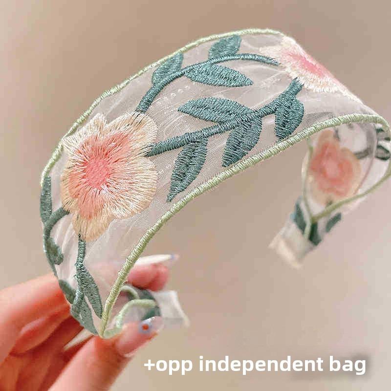 

New Chinese Style Embroidered Flower Headband for Girls - Ethnic Floral Fabric, Wide Edge, Comfortable & Fashionable, Perfect