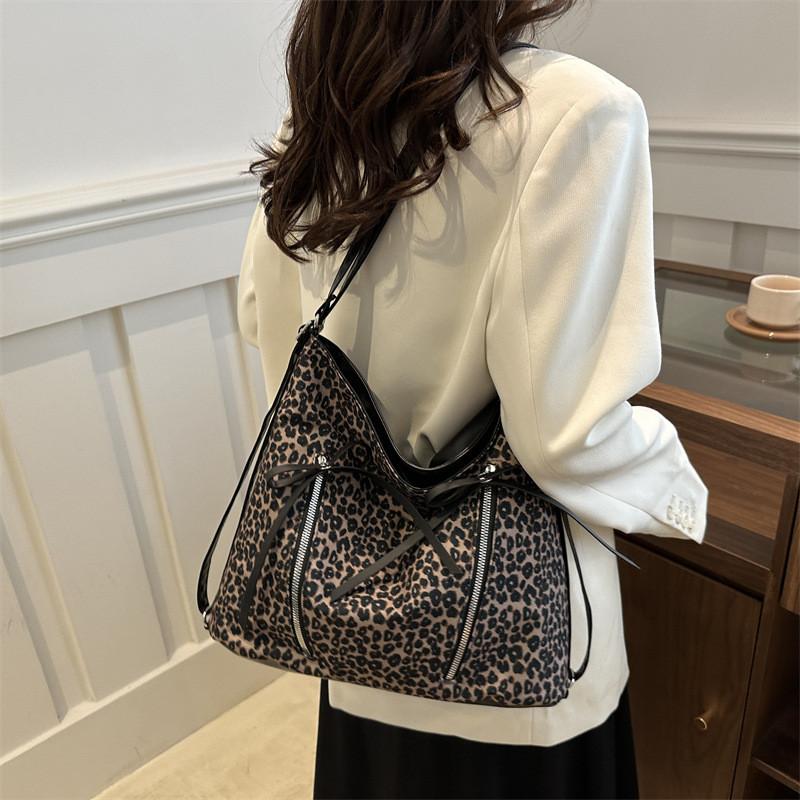 Trendy Leopard Print Fashionable Tote Bag Stylish Chic Design Versatile Shoulder And Crossbody Bag In Deep Brown And Khaki Colors