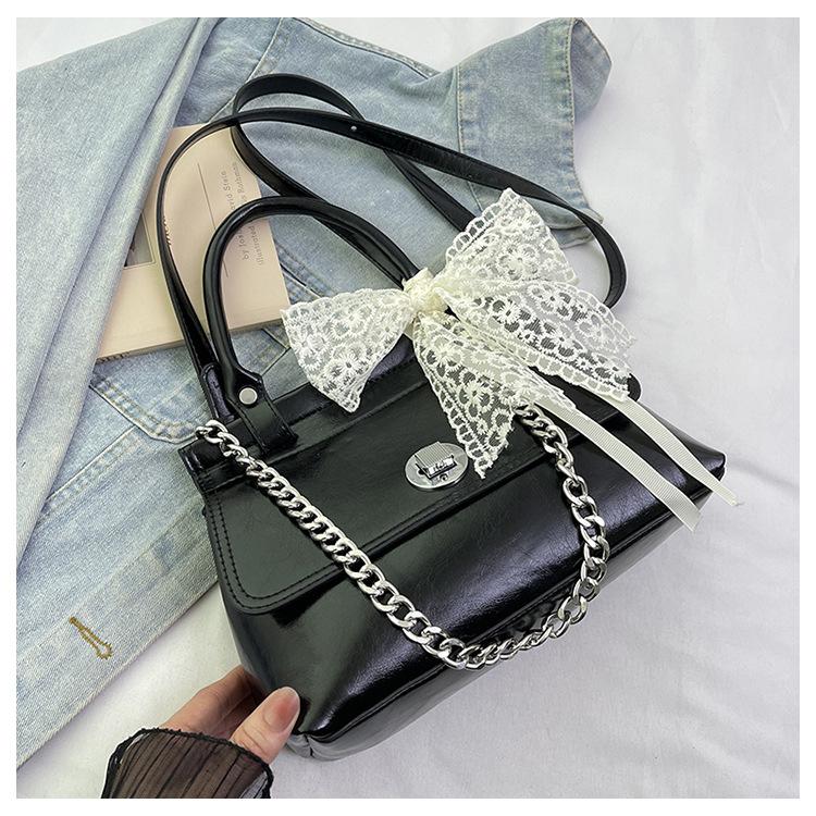 

Literary and retro mailman bag 2025 spring new high-end commuting fashion versatile popular portable messenger women s bag чёрный