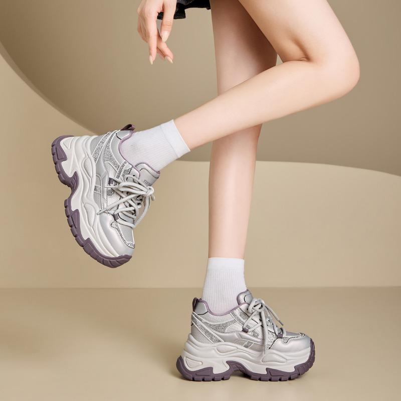 Suction Film Dad Shoes Women 2 Spring and Autumn Red Platform Shoes Versatile, Light and Not Tired Feet Sports and Leisure