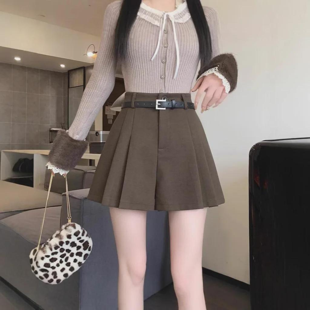 Women's High-Waist Brown Wool Pleated Shorts, Wide-Leg Casual Skirt Pants for Autumn/Winter 2024.