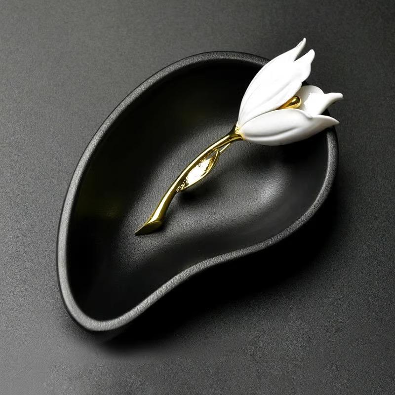 1pc Women's Elegant Tulip Flower Brooch Floral Lovers Chest Flower Coat Pin Fashion Dressing Jewelry Gift