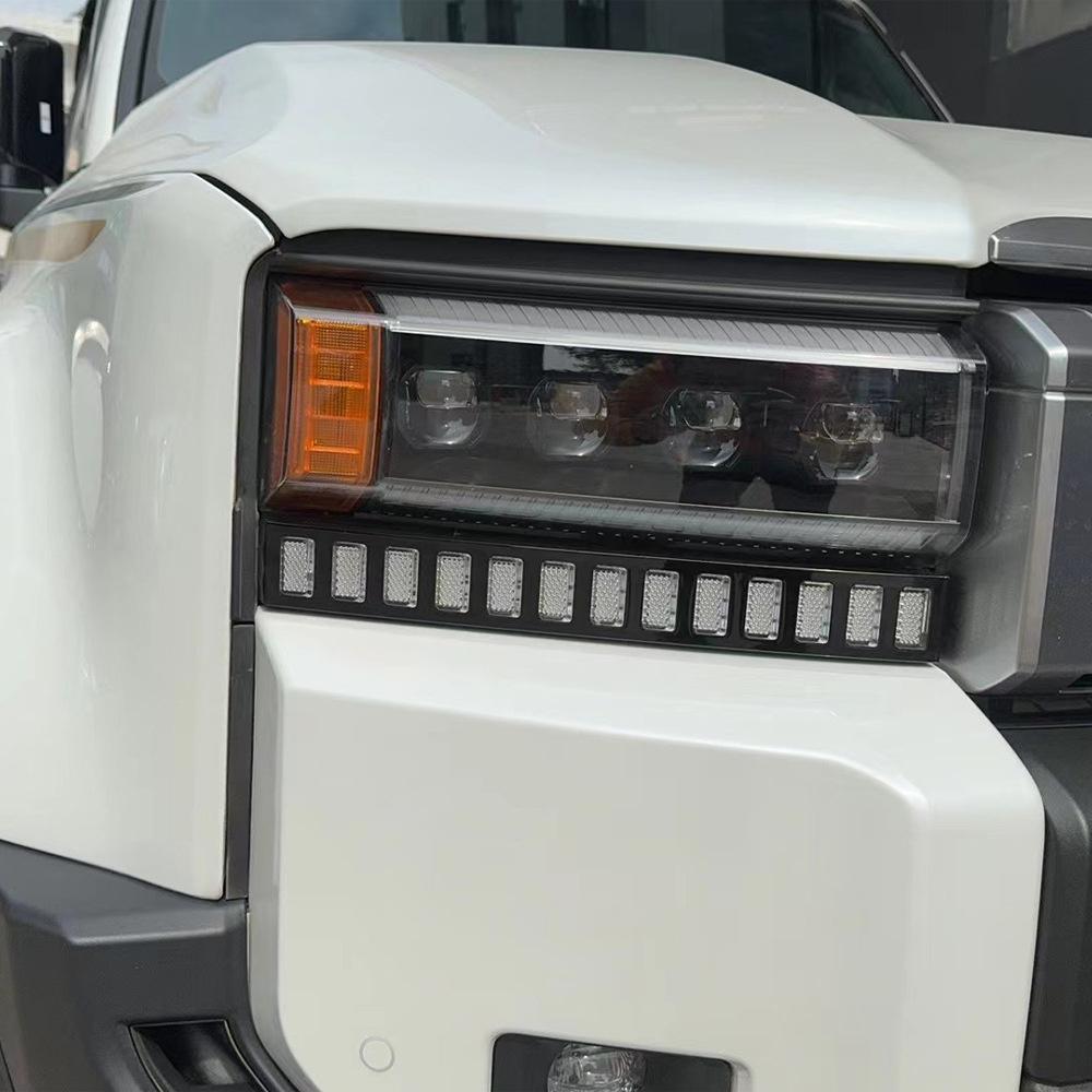 Daytime Running Light Fog Lamp with Turn Signal Light Fit for Toyota Land Cruiser Prado LC250 2024