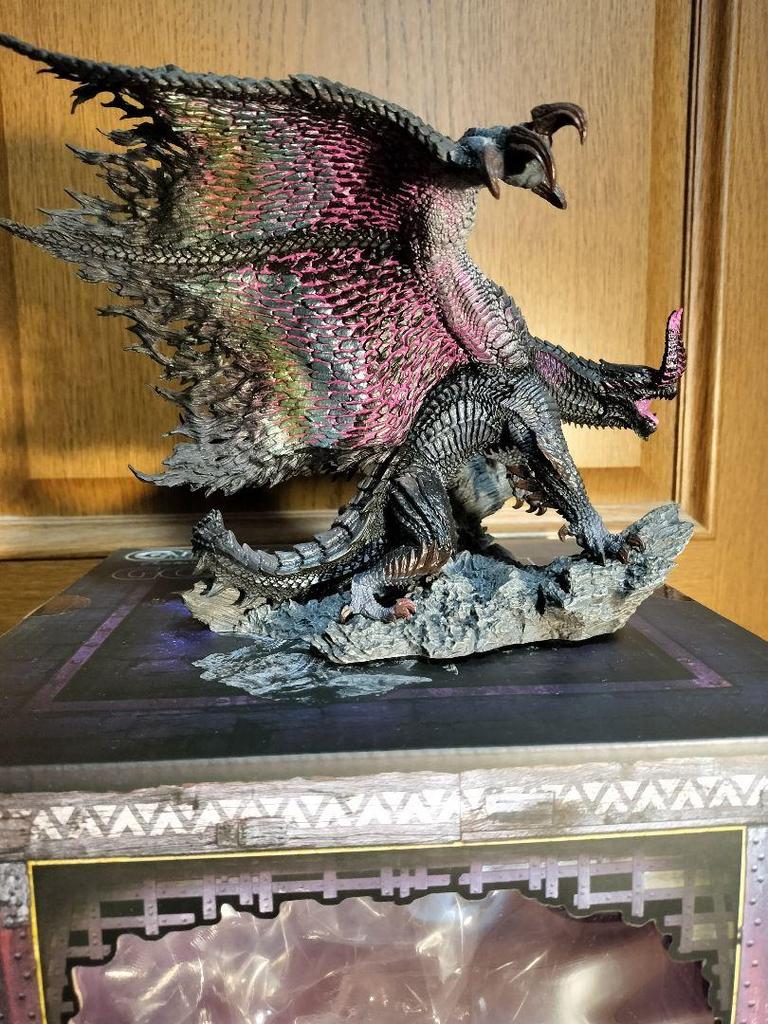 [USED] Creators Model Gore Magara (opened)