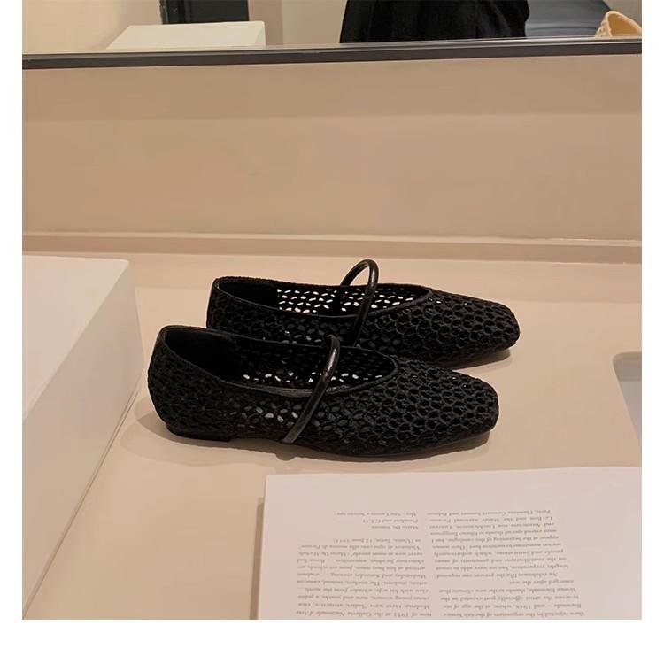 Traubenmutter im gleichen Stil, Französische quadratische Zehenpartie hohl gewebt Ein-Wort-Gürtel vielseitig weiche Oberfläche leichte Öffnung einzelne Schuhe Damen Mesh-Sandalen