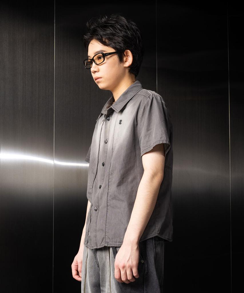 IUGAMAKARAS Washed Denim Half Shirt (Gray)