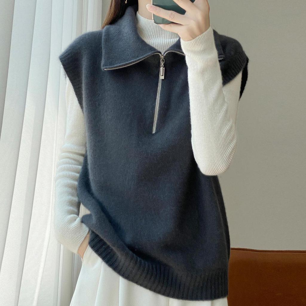 Women's Double-Layer Stand Collar Wool Vest: Sleeveless, Knit, Casual, and Versatile for Layering.