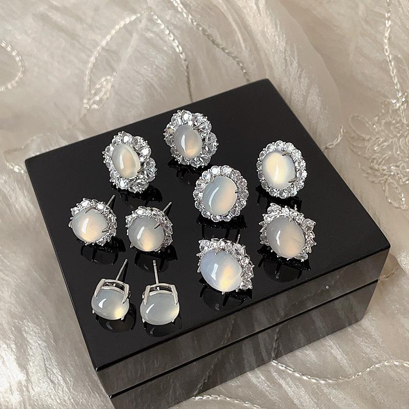 Elegant Chinese Style Chalcedony Zircon Stud Earrings: Unique, Versatile, Trendy Jewelry for Women