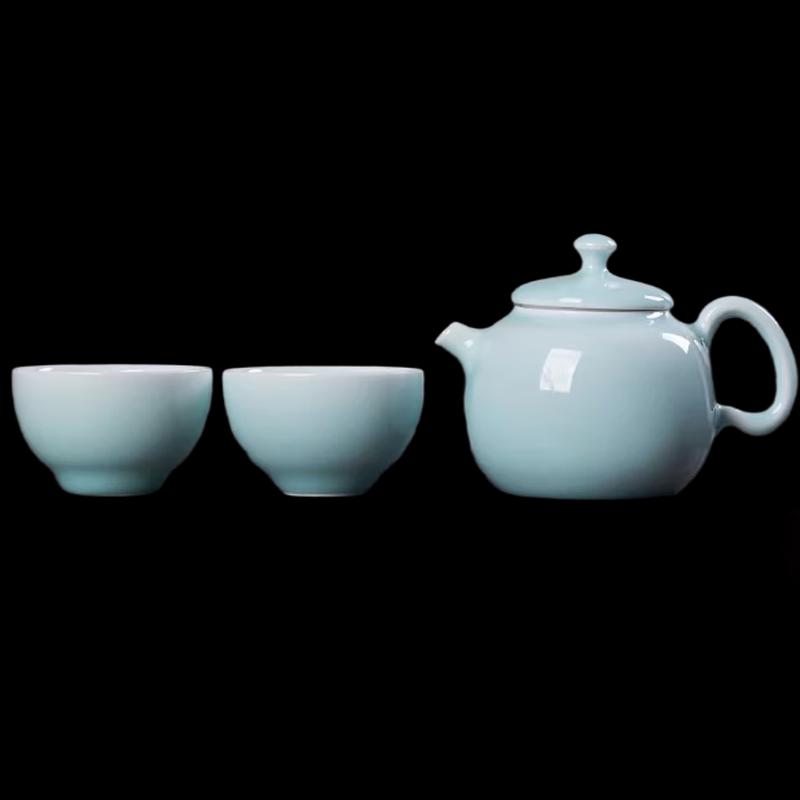 

Yi Hu De Elegant Ceramic Tea Set