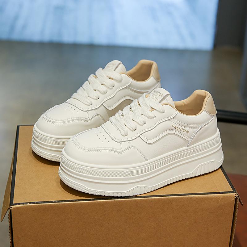 Board shoes women 2026 new spring soft soled sports board shoes high-end casual sponge cake shoes