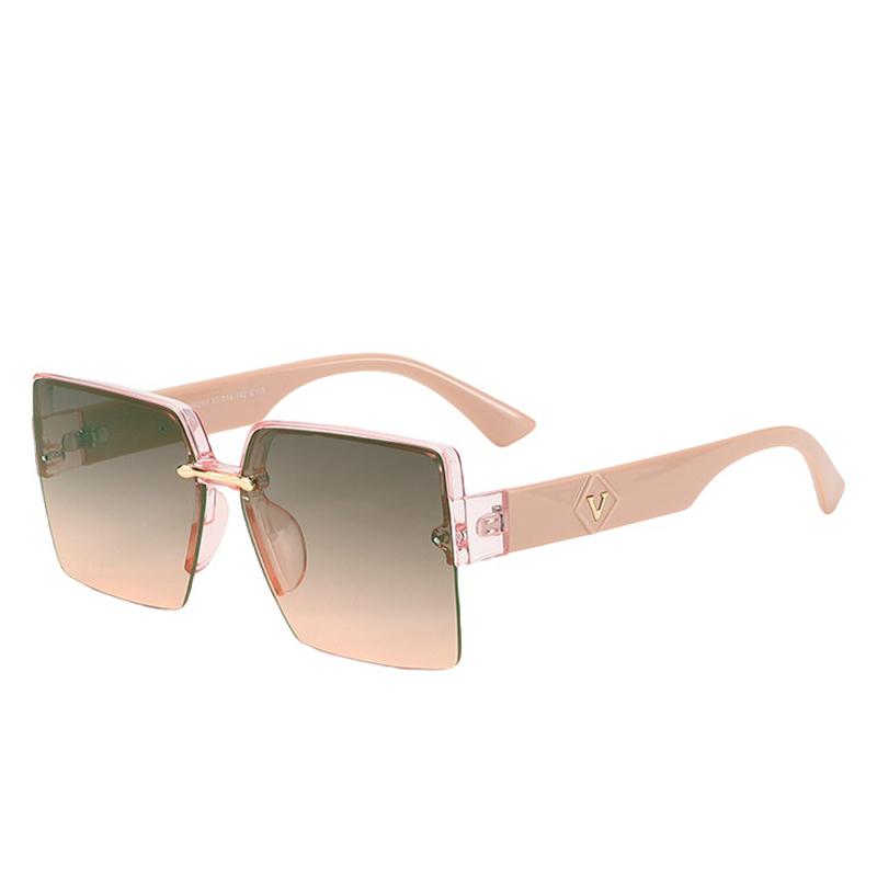 Luxury Fashion Brand Designer Sunglasses Women Square Letter Vintage Elegant Shades Glasses Cute Trendy Travel