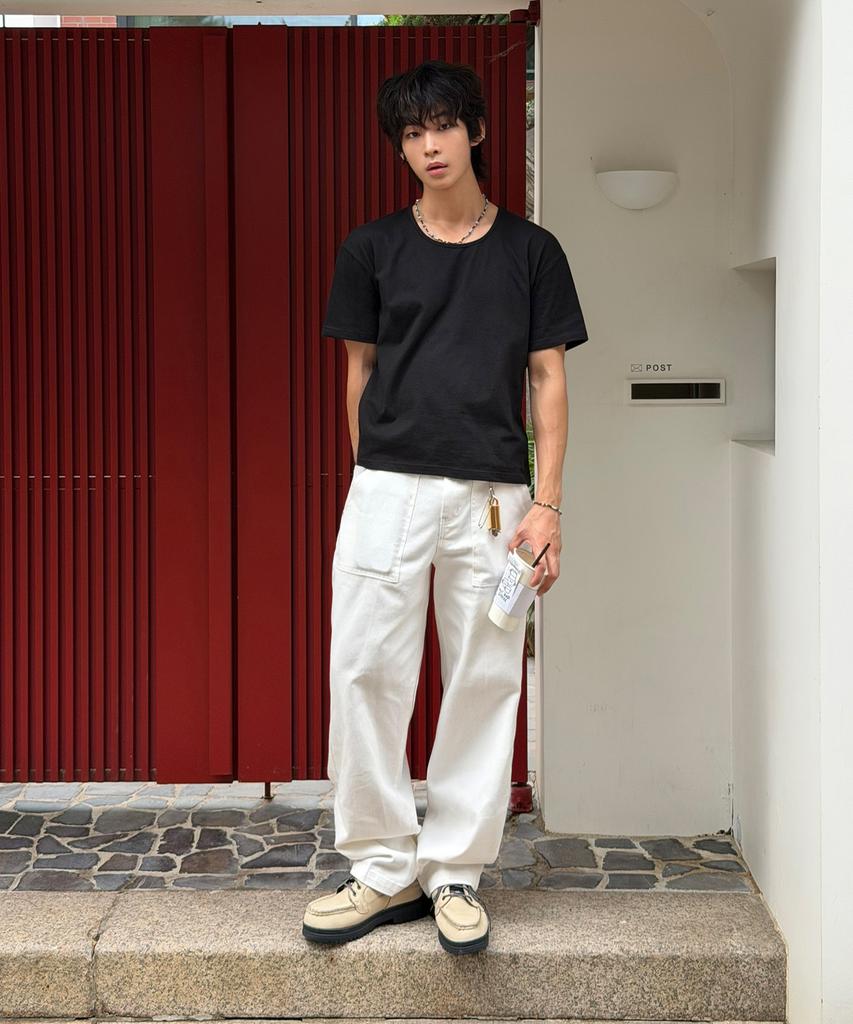 SIGNATURE Crop U-Neck Short Sleeve T-Shirt [Black]