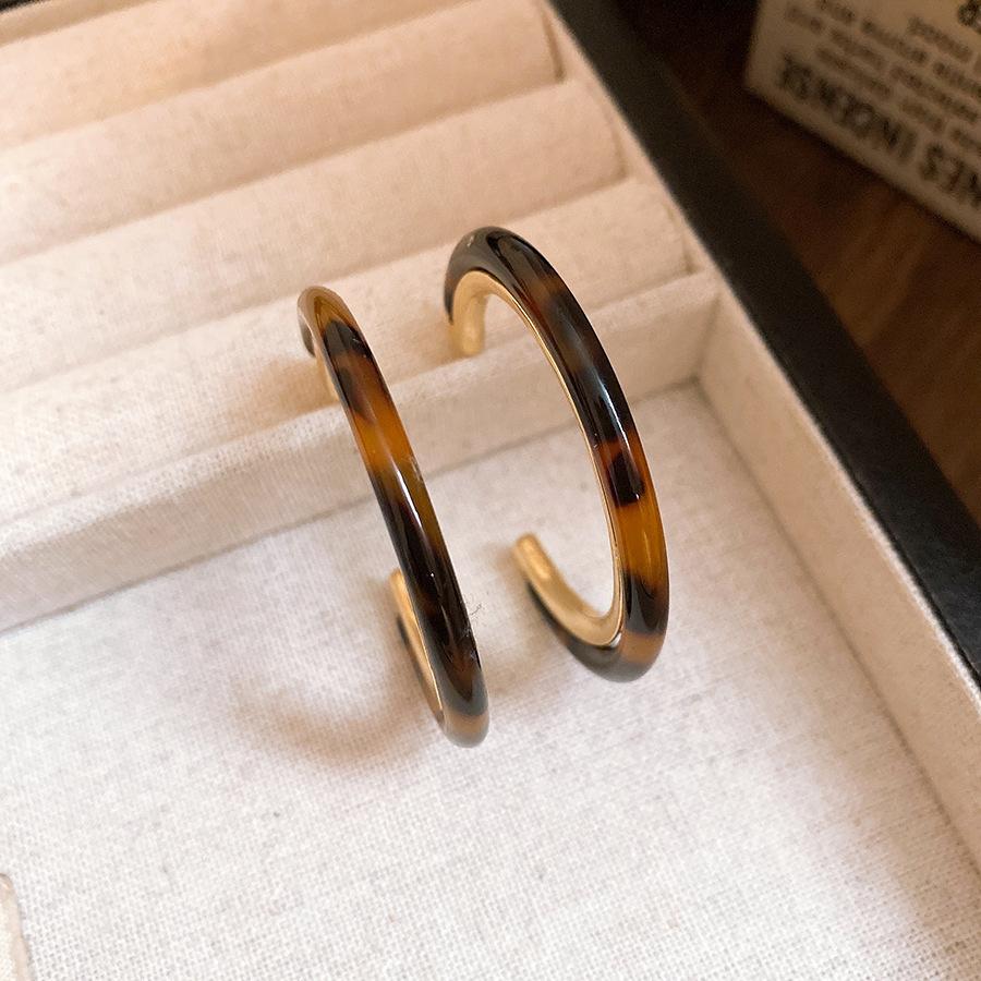 

Серьги-кольца C-образной формы из смолы дим-цвета, атмосферная простота, серьги высокого класса, серьги с темпераментом легкой роскоши и универсальные, женские