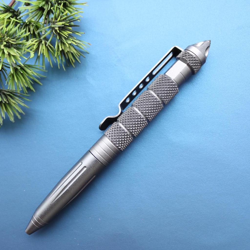 B2 Anti-Wolf Tactical Self-Defense Pen for Outdoor Use