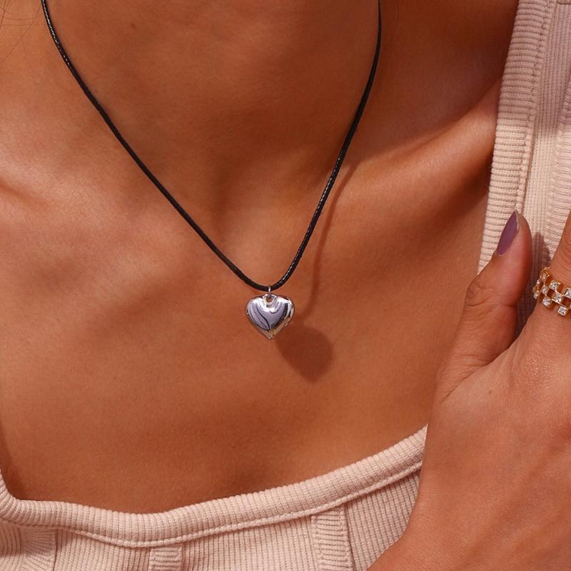 Fashion Neck Jewelry Heart Shape Pendant Necklace Chain Necklaces Rope Necklaces Alloy Material for Party Daily Wear