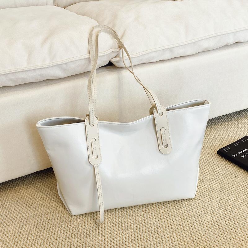 Simple Large Capacity Shoulder Bag for Women, 2026 New Texture Soft Face Fashiable Work Commuting Armpit Tote Bags