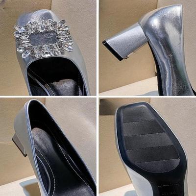 Silberne High-End-Dameneinzelpumps mit dickem Absatz 2024 neu, quadratische Spitze, Strass, Temperament, französischer kleiner Duftstil, flache bis hohe Absätze