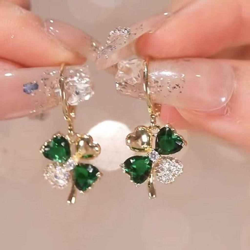 2026 Elegant Four-Leaf Clover Earrings: Stylish Gold Studs & Ear Clips for Women