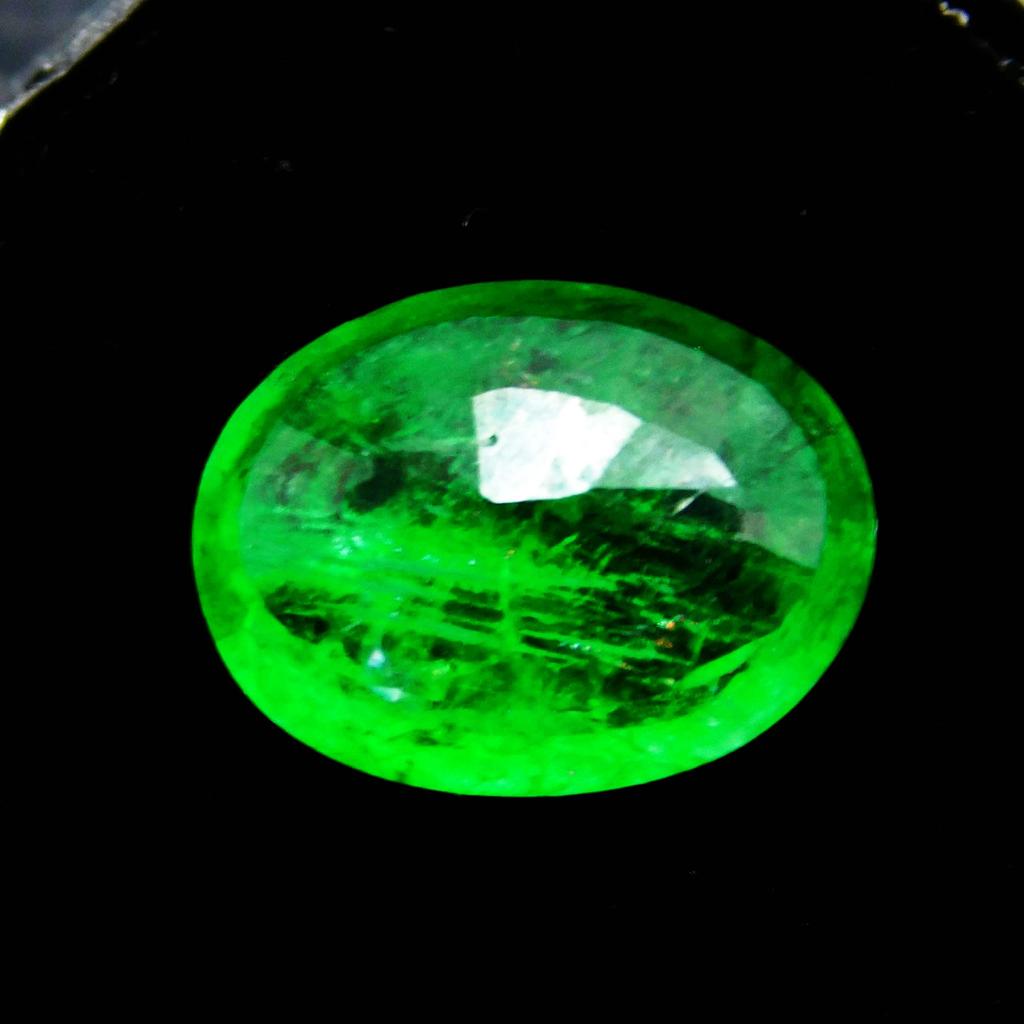 Colombian Emerald Green 3 Carat Natural CERTIFIED Loose Gemstone Oval Shape A-3196
