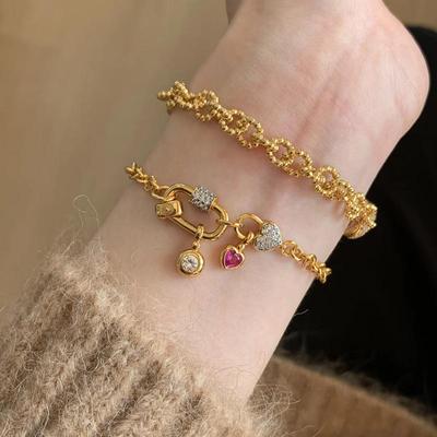 Vintage Style Light Luxury Fashion Collar Chain Heart-shaped Lock Clasp Necklace for Women Party Wedding Romantic