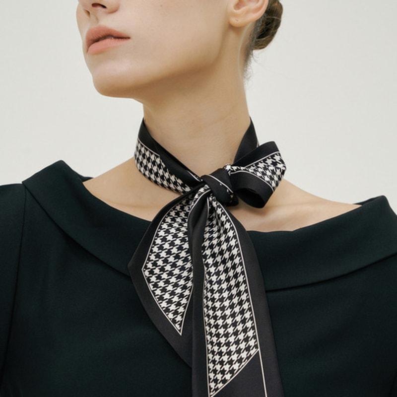 AVVINA PELLE Long Twilly Silk Scarf - Houndstooth Black