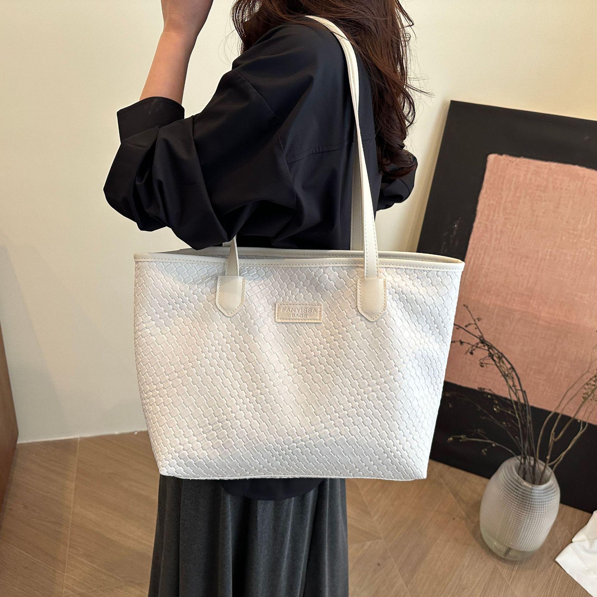 

2025 Stylish Versatile Woven Shoulder Tote: Large Capacity & Fashionable кремовый/белый