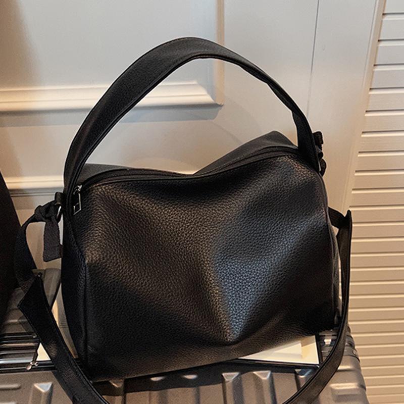 Retro suede underarm bag women's autumn new fashion shoulder messenger bag textured pillow bag