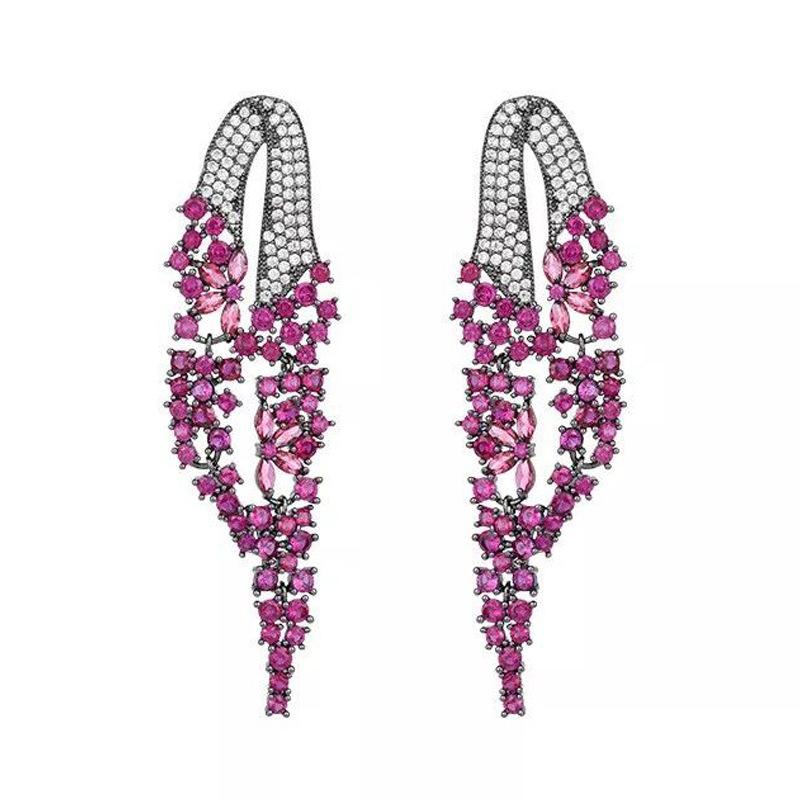 Robe de Dîner Élégante Tempérament Style Aiguille Avec Longues Boucles d'Oreilles Diamant Boucles d'Oreilles Zircon Atmosphériques Exagérées