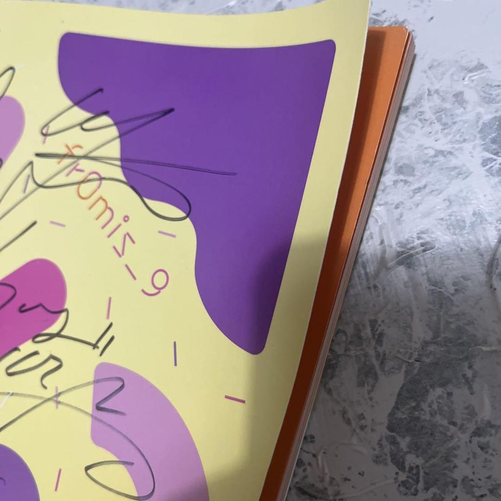 [USED] fromis_9 Signed Fun Factory