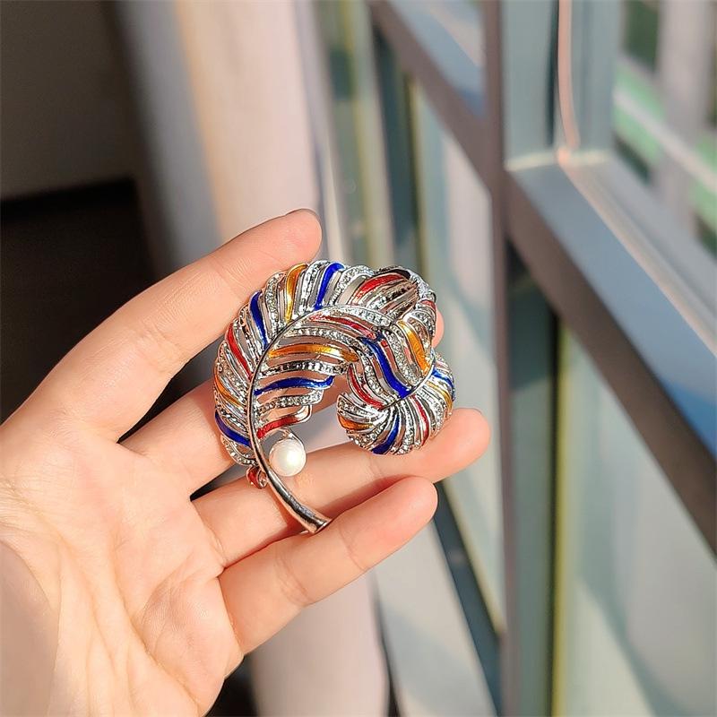 

Винтажная модная брошь из перьев в виде золотого пера с бриллиантами, аксессуары для одежды высокого класса, изысканная булавка для воротника в виде листа