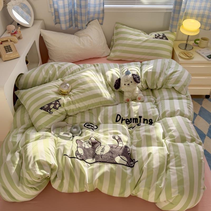

Cartoon Embroidered Cotton Terry Bedding Set - Skin-Friendly, Washable, 4-Piece Set with Bed Sheet and Duvet Cover (Student Size) Duvet Cover 150x200cm
