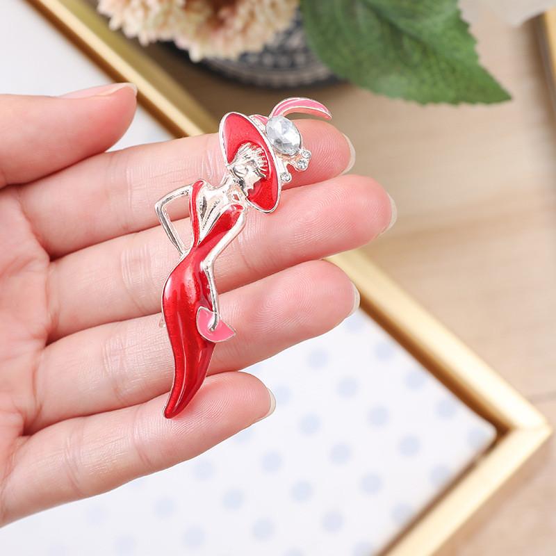 Modern Lady Fashion Brooch With Alloy Material For Party And Celebration Use
