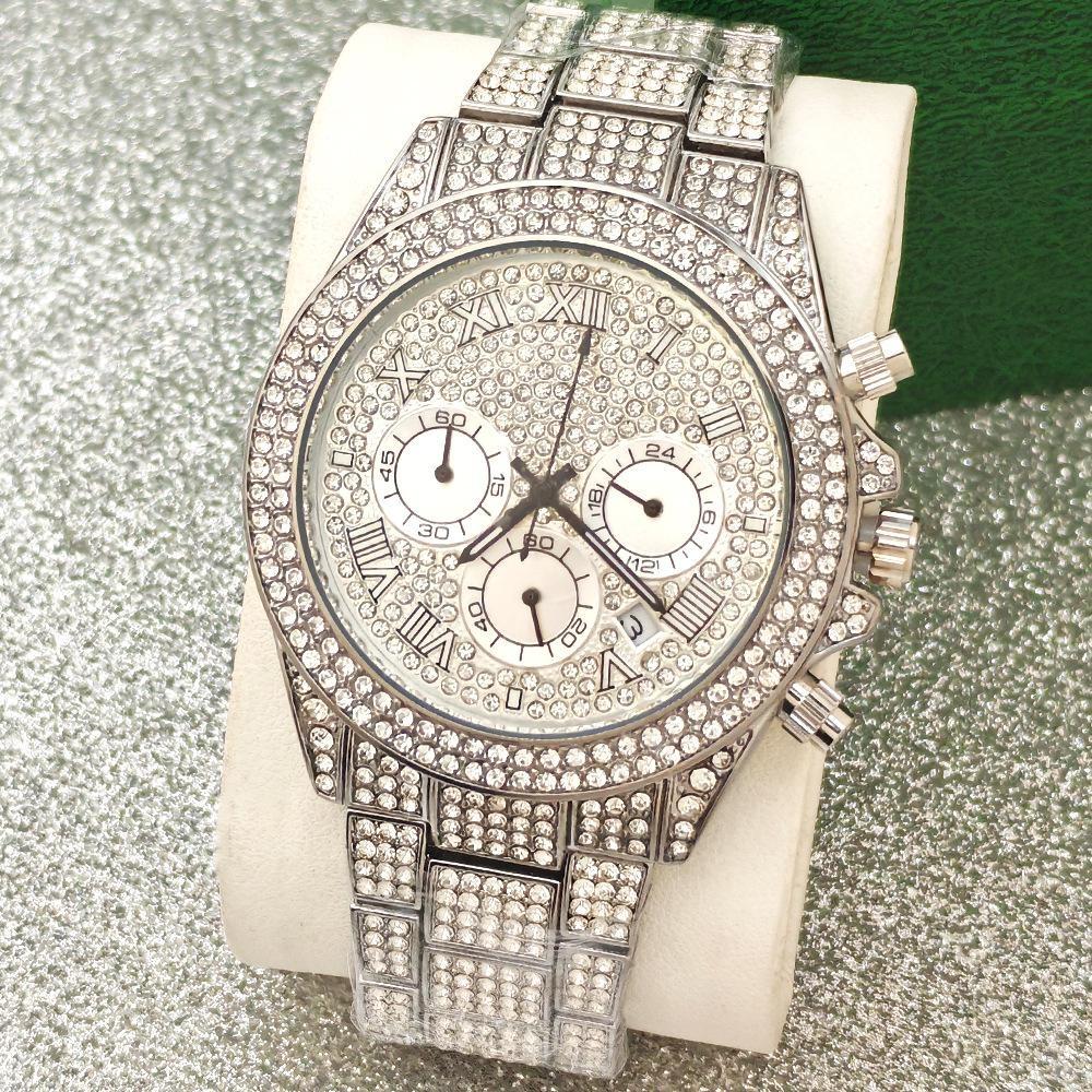 Luxury Mens Watches Full Diamond Iced Out Calendar Quartz Watches Fashion Week Display Waterproof Clock
