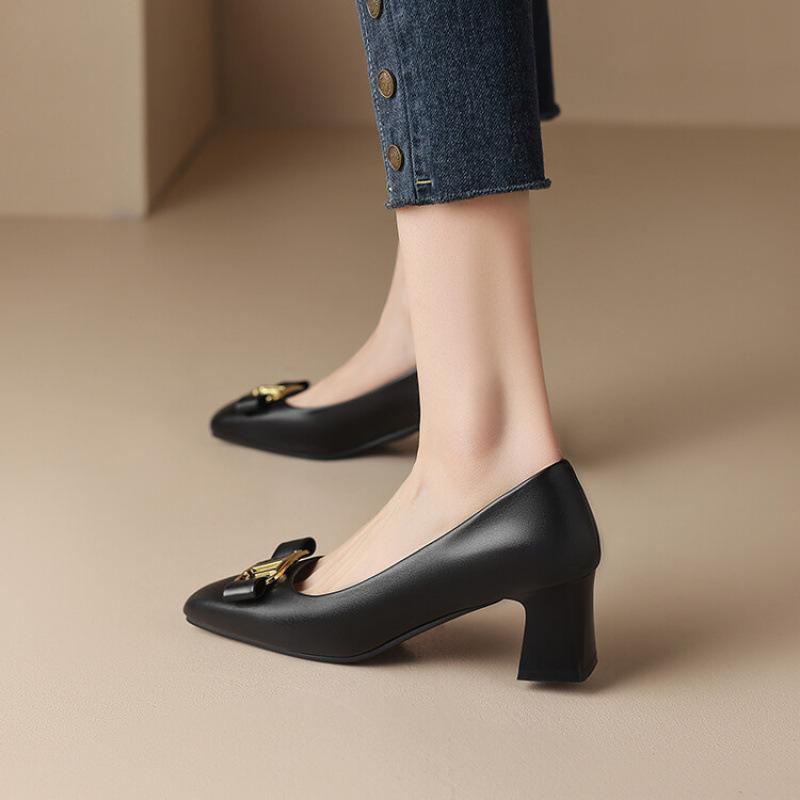 

New four-season shoes shallow mouth women s single shoes square head one pedal casual lazy shoes white women s leather shoes high heels 39 чёрный