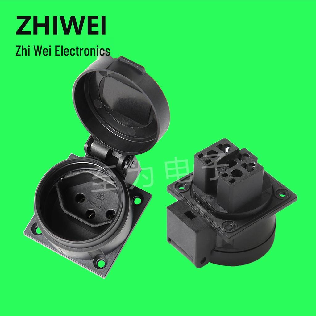 Portable 10A Industrial Power Socket with IP55 Waterproof & Dustproof Protective Lid