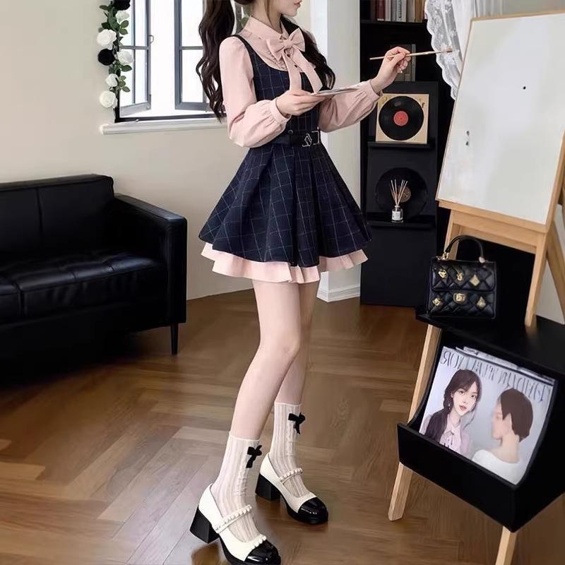 Academy Style Plaid Two-Piece Dress - Petite, Waist-Cinched, Slimming, Short Skirt for Women (Spring/Autumn)