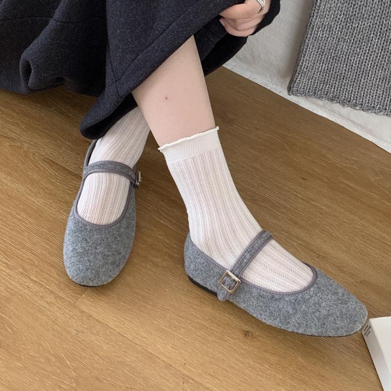 2025 Autumn New Retro One-word with Round Head Mary Jane Shoes Women's Large Size Soft Sole Shallow Mouth Single Shoes Women