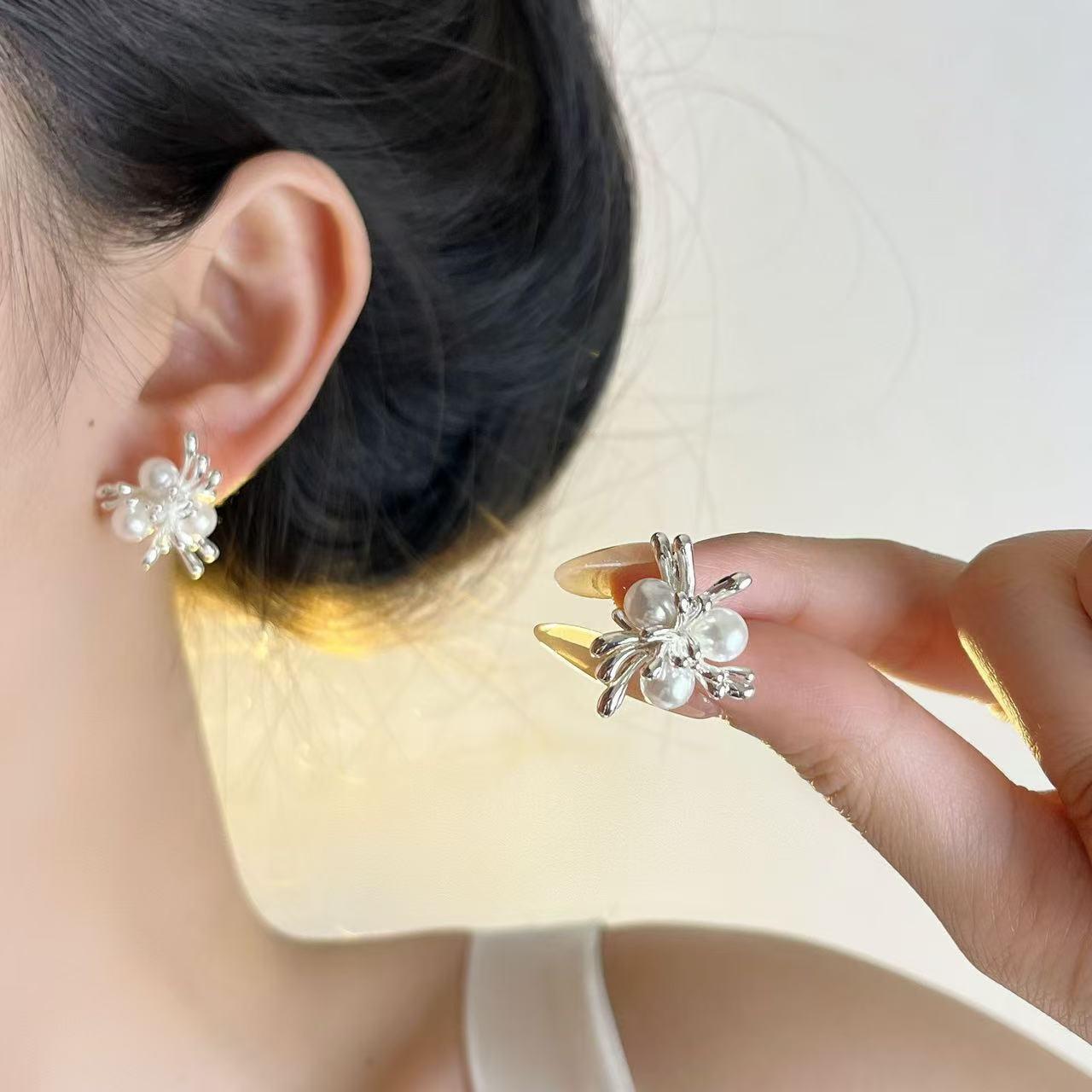 Elegant Firework Pearl Metal Stud Earrings - Light Luxury Versatile Design for a Fashionable Touch