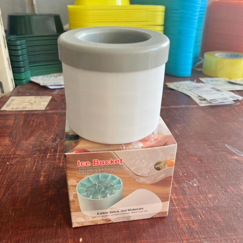Stlačovací kelímek Forma na ledové kostky Silikonový válec Kelímek na výrobu ledu Forma na ledové kostky Nádoba na led Forma na ledové kostky Lednička