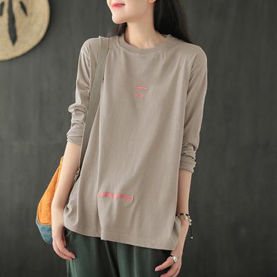 Casual and Artistic Plus-size Women's Long-sleeved T-shirt, Middle-aged Mom's Wear for Women, Retro Embroidered Base Layer Top